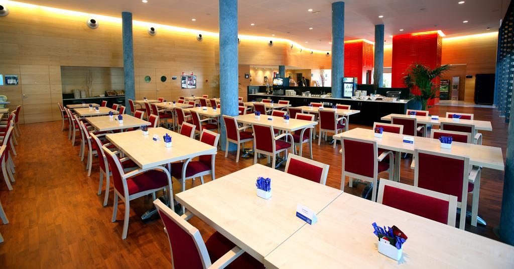 Holiday Inn Express Molins De Rei By Ihg Eksteriør billede
