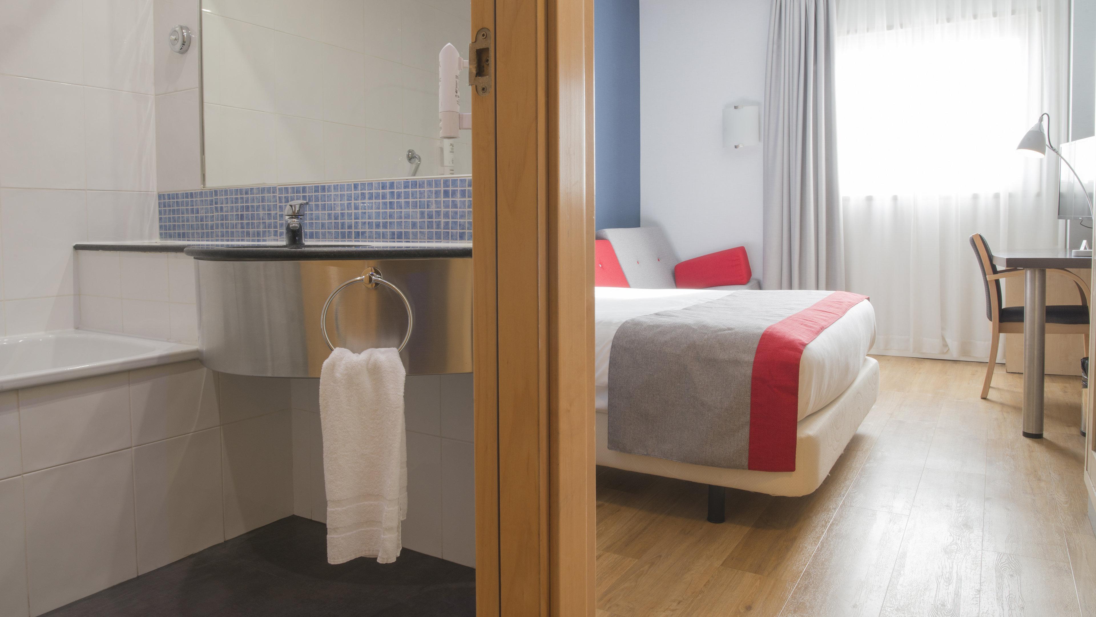 Holiday Inn Express Molins De Rei By Ihg Eksteriør billede