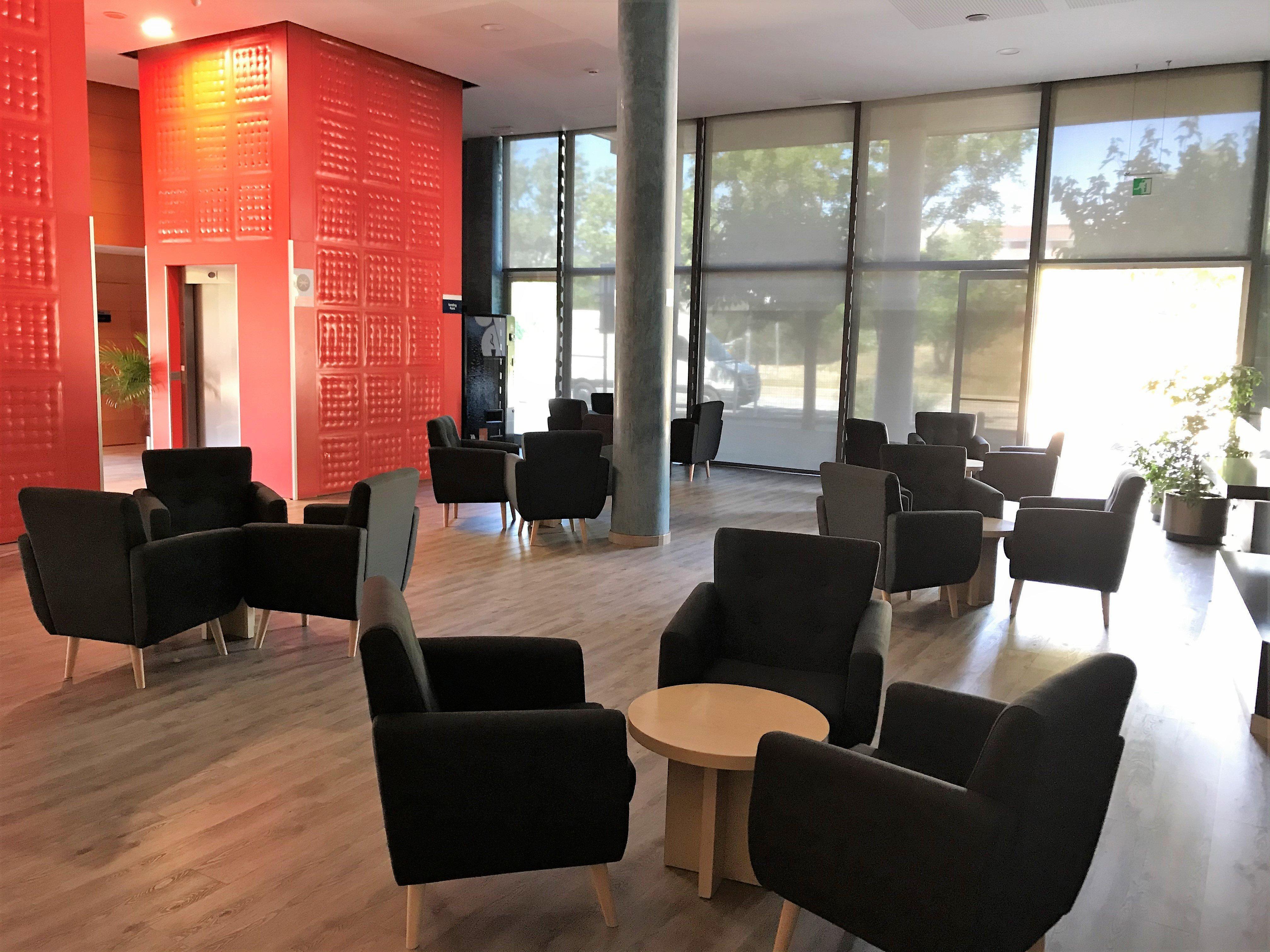 Holiday Inn Express Molins De Rei By Ihg Eksteriør billede