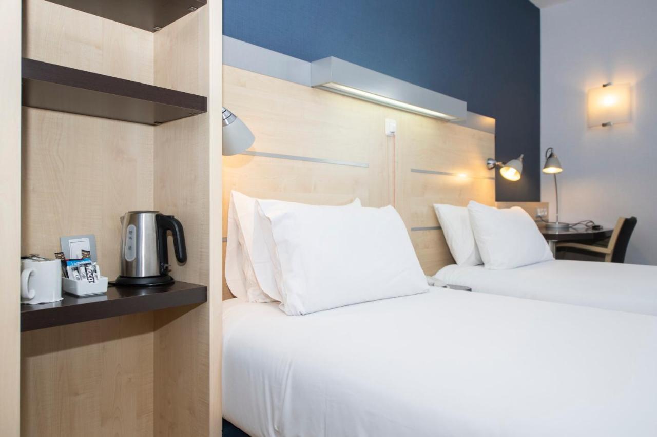 Holiday Inn Express Molins De Rei By Ihg Eksteriør billede