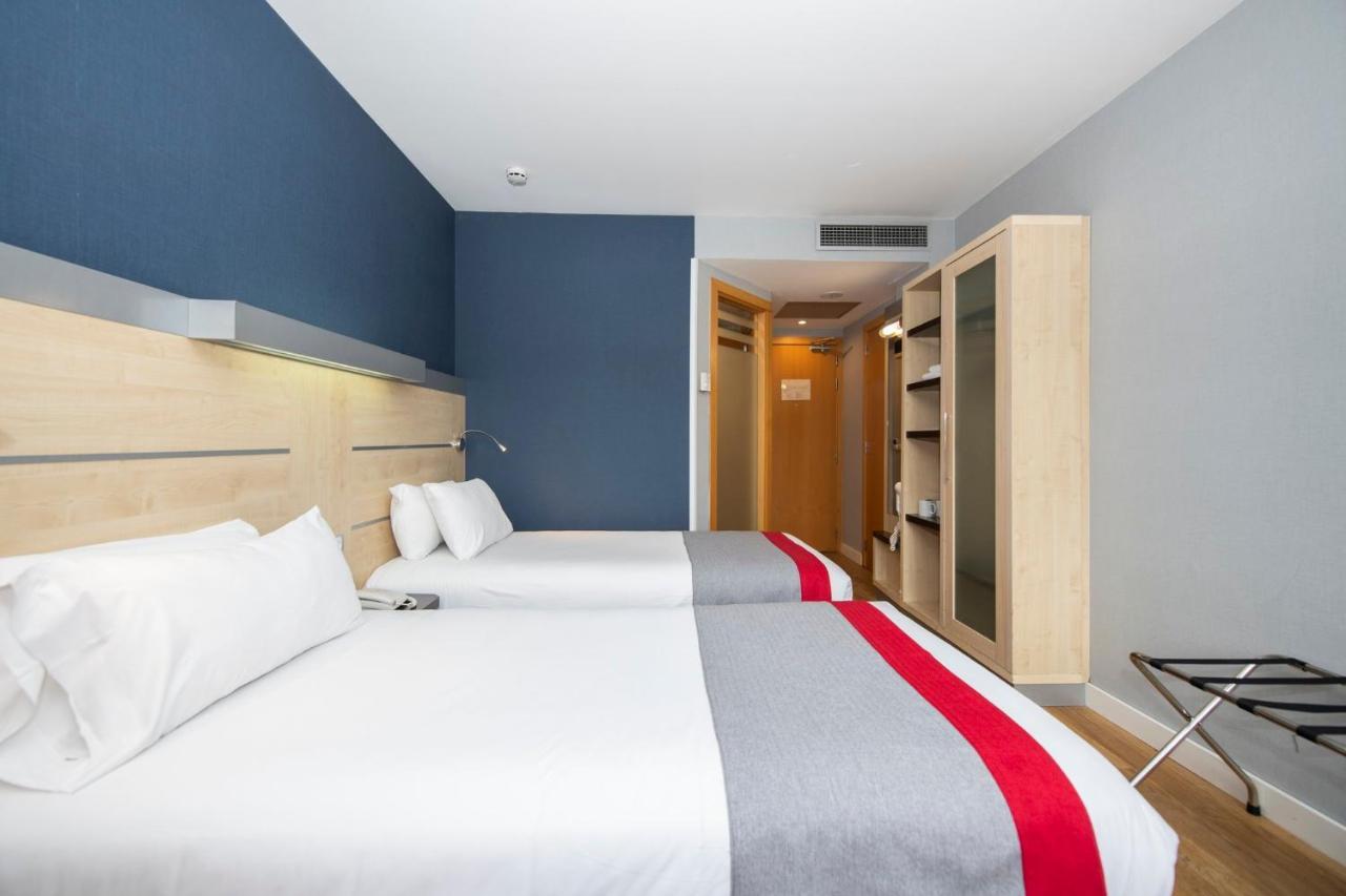 Holiday Inn Express Molins De Rei By Ihg Eksteriør billede