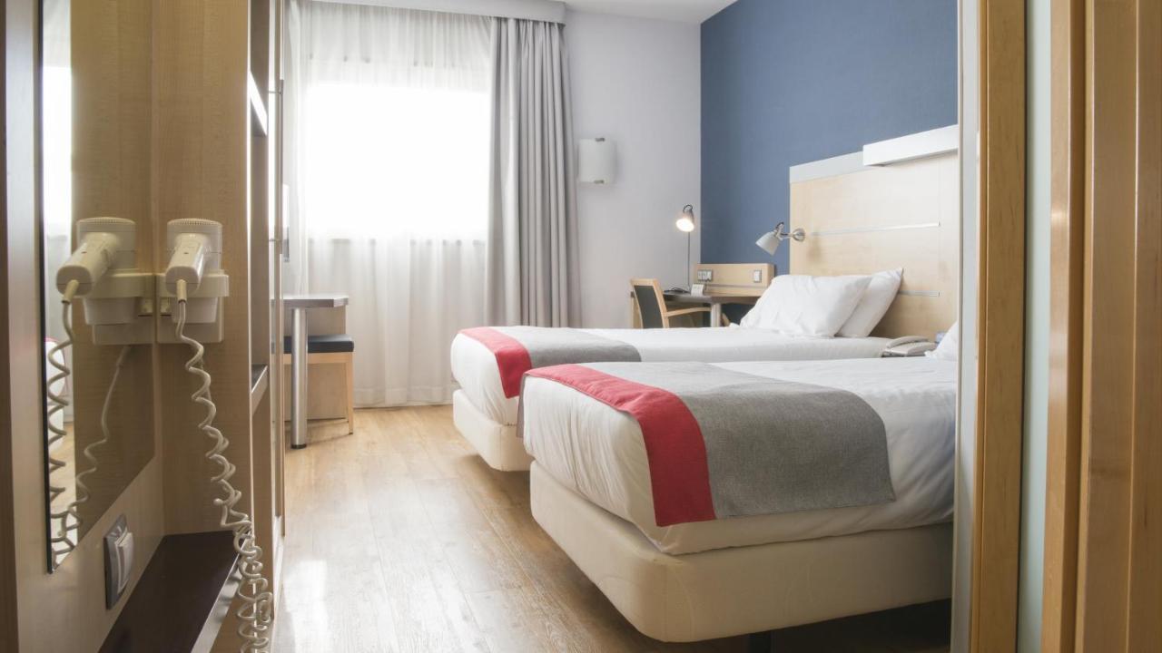 Holiday Inn Express Molins De Rei By Ihg Eksteriør billede