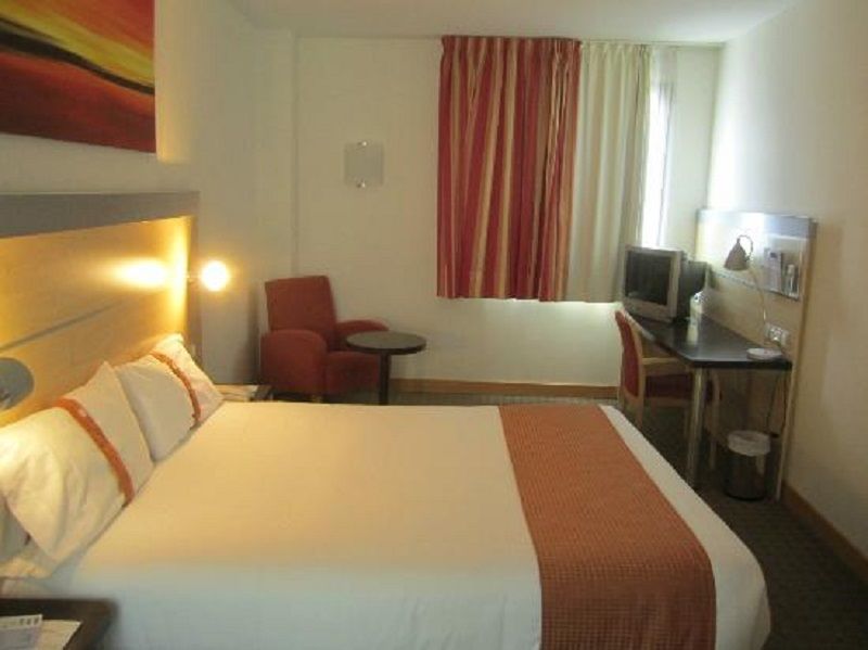 Holiday Inn Express Molins De Rei By Ihg Eksteriør billede
