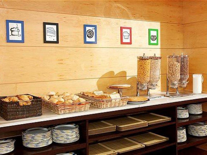 Holiday Inn Express Molins De Rei By Ihg Eksteriør billede
