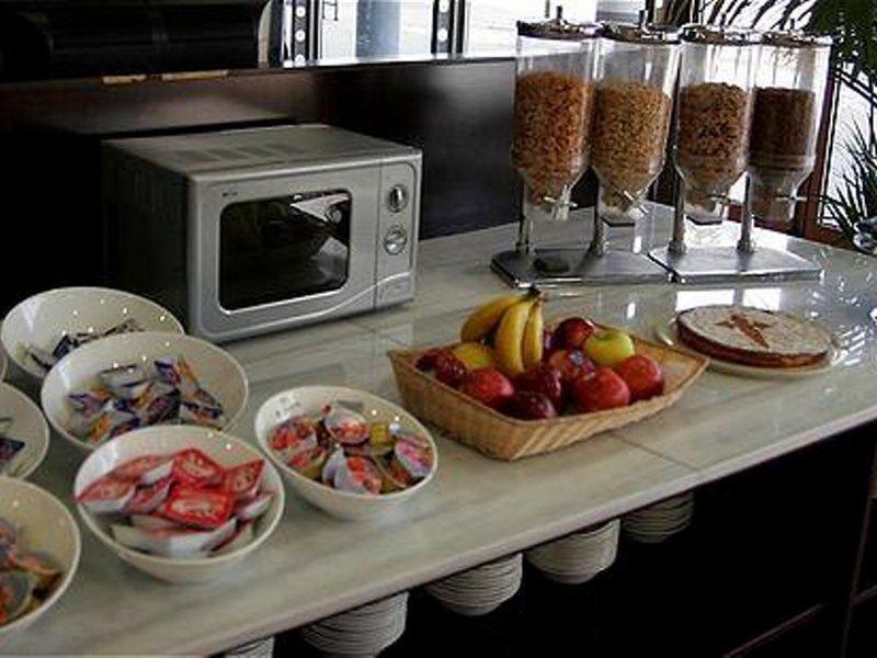 Holiday Inn Express Molins De Rei By Ihg Eksteriør billede